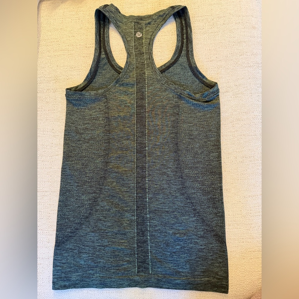 Lululemon tank top - Picture 3 of 3